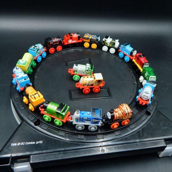 Thomas The Train Minis Super Hero Carrying Case Built In Track Lot 16 Minis Toy - Picture 10 of 11